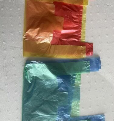 กระเป๋าช็อปปิ้ง HDPE ทนต่อแรงกระแทกสูง สามารถรีไซเคิลได้ และมีโลโก้ที่กําหนดเองสําหรับการใช้ในซุปเปอร์มาร์เก็ต